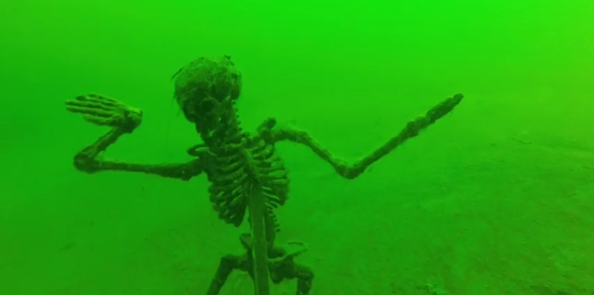 Iata unele dintre cele mai ciudate lucruri gasite in lacuri ! VIDEO